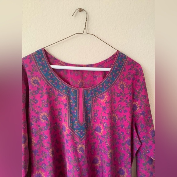 Like New Gorgeous Poly Silk Tunic Floral Prints for Women - Picture 6 of 6